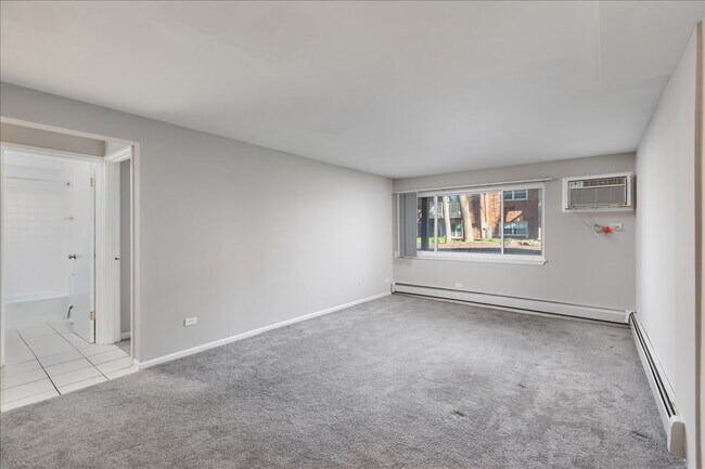 Building Photo - 5740 East Ave