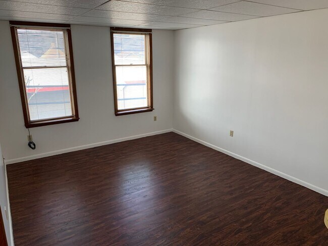 Building Photo - 635 Monongahela Ave