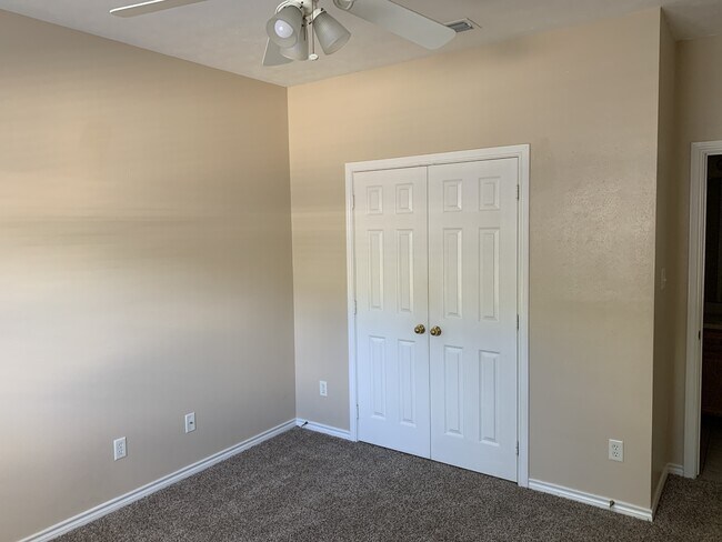 Building Photo - 612 Townplace Dr