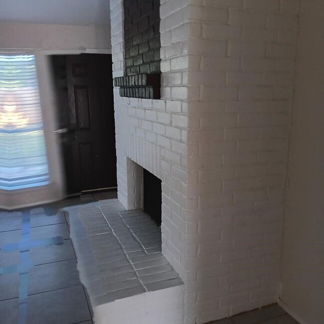 Building Photo - 9610 Wellsworth Dr