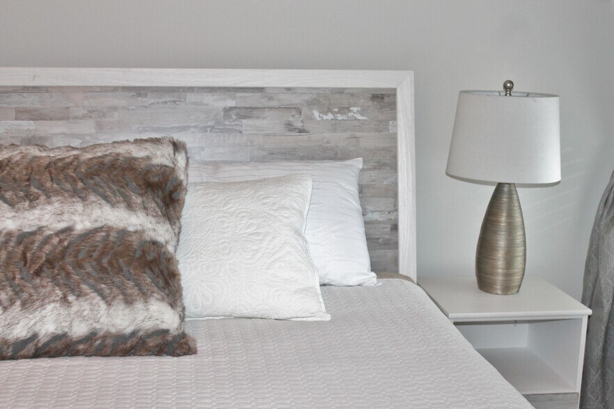 Building Photo - 7245 Meeting St