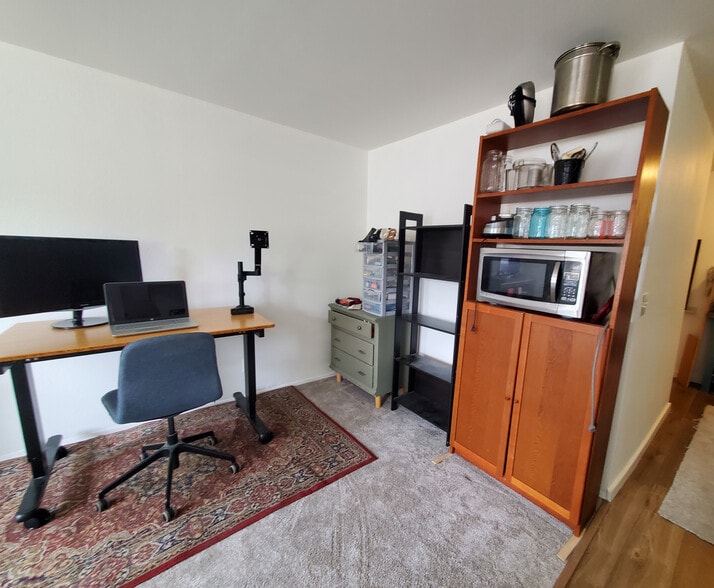 renting unfurnished - 310 S 174th Pl
