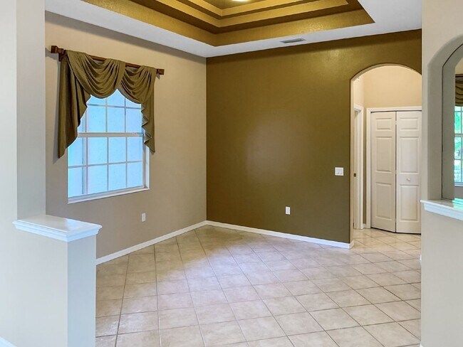 Building Photo - Annual 4-Bedroom, 3-Bath Pool Home with Outdoor Kitchen in Lakewood Ranch Greenbrook Village