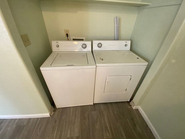 Building Photo - 965 Prater Wy