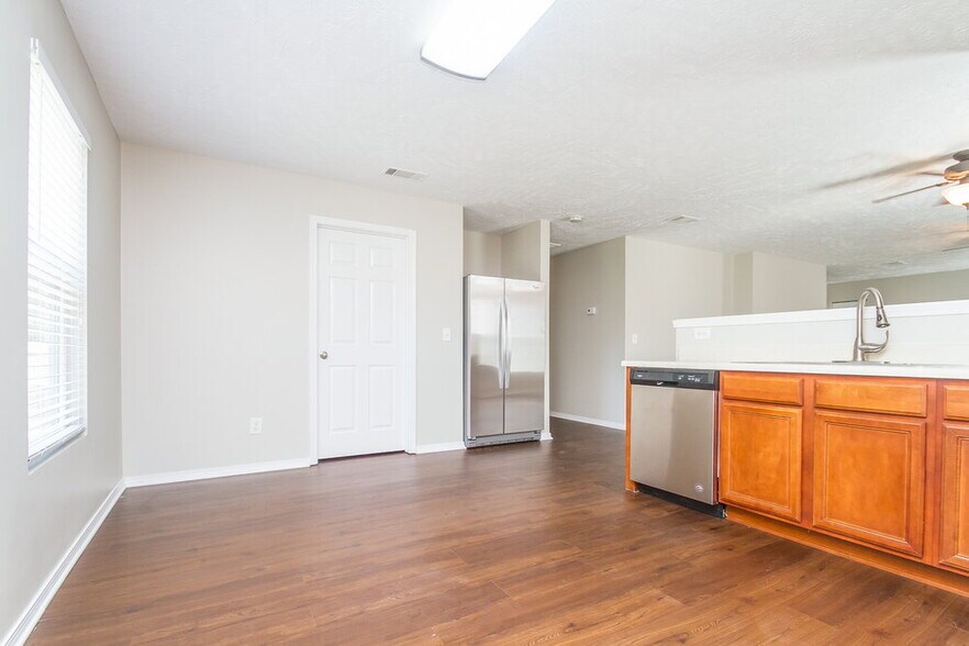 Building Photo - 5328 Skip Jack Dr