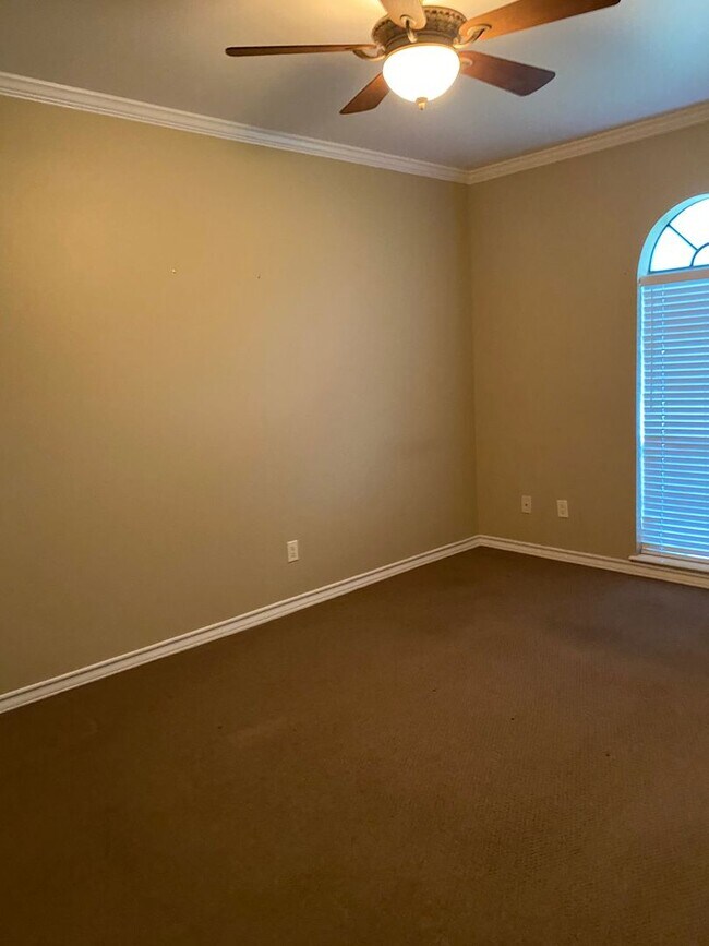 Building Photo - [3/2/3 READY FOR LEASE]