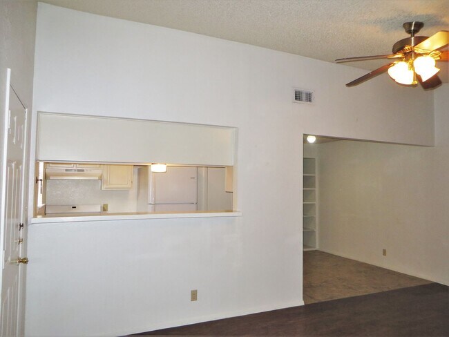 Building Photo - 2 Bedroom 2 Bathroom Georgetown Duplex