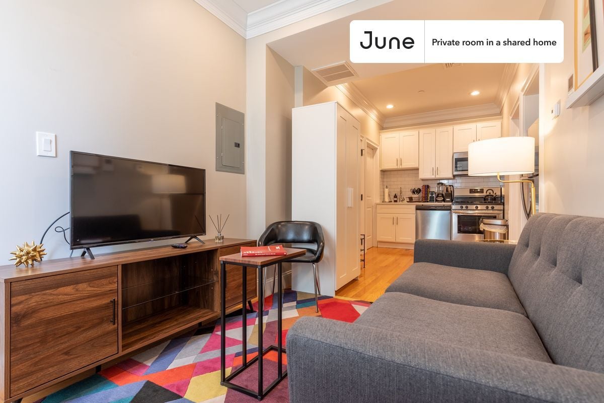 Building Photo - Room in Shared 3 bed/1 bath home in North End