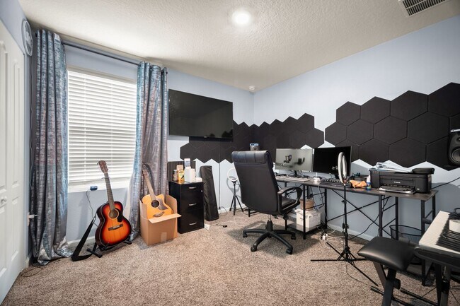 Building Photo - Spacious 4-Bedroom Home with Fenced Yard & Community Amenities – Available June 30th!