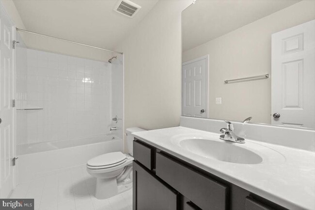 Building Photo - 106 Heyford Dr