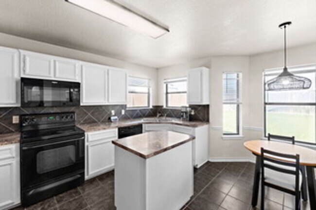 Building Photo - 4109 Maid Marian Cir