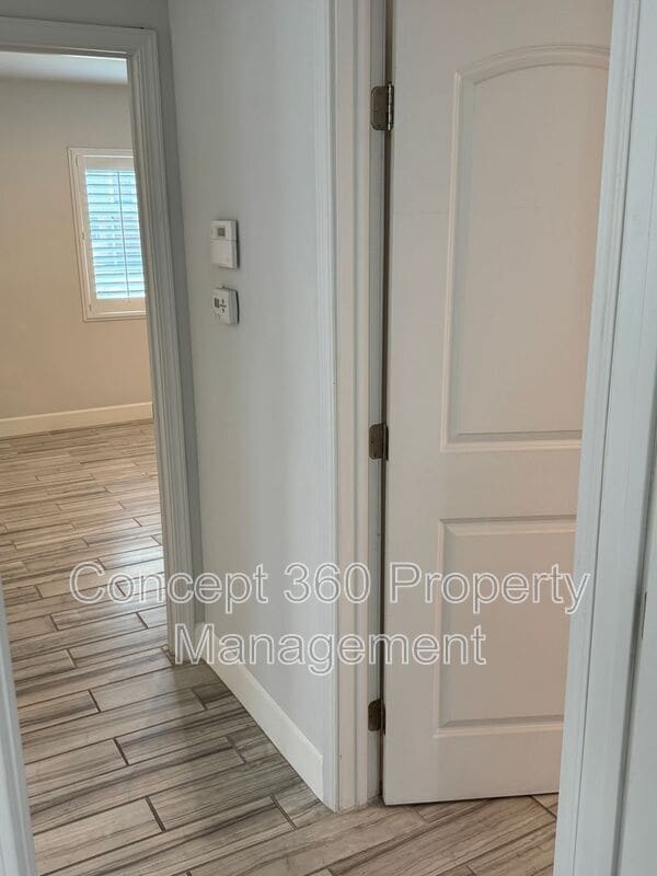 Building Photo - 1143 W 163rd St
