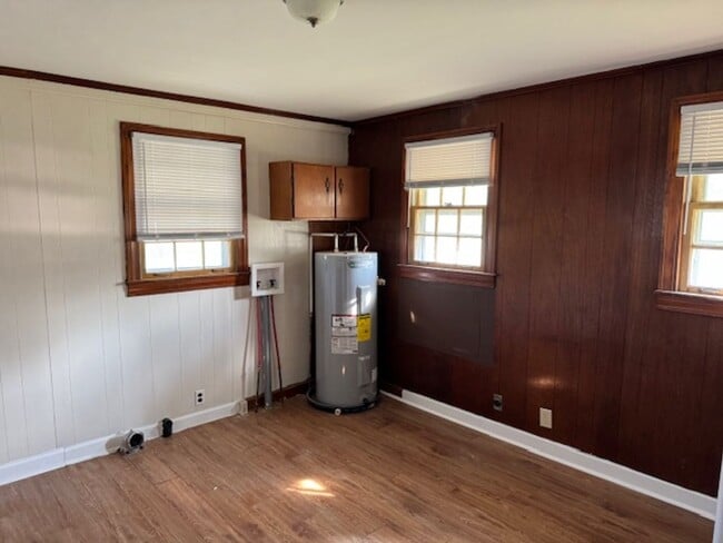 Building Photo - 202 Kenneth Blvd