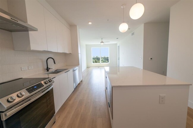 Building Photo - 1701 Simond Ave Ave