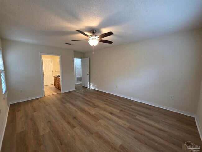 Building Photo - 6204 Pomeral Summit St