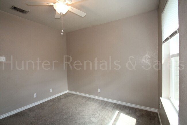 Building Photo - Well-Maintained & Move-In Ready in South Killeen