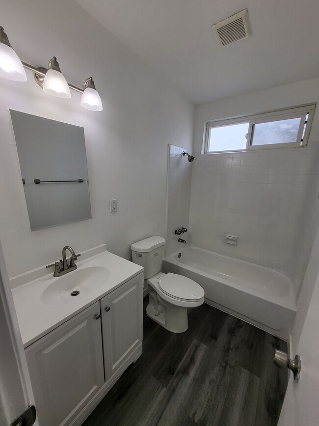 Floorplan - 611 S Fir Ave