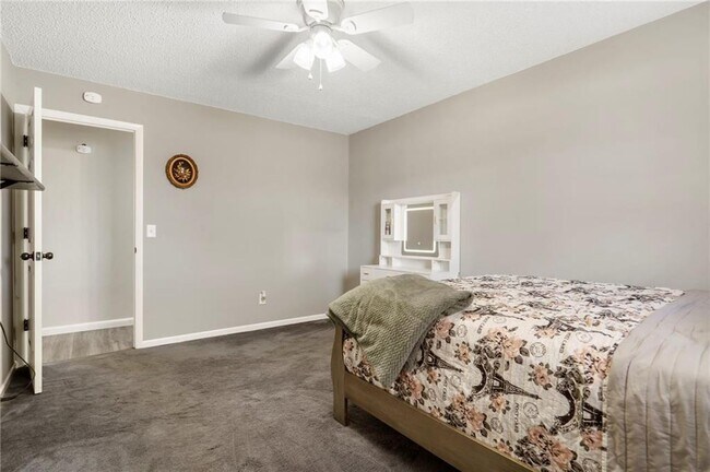 Building Photo - 1306 N Silent Grove Rd