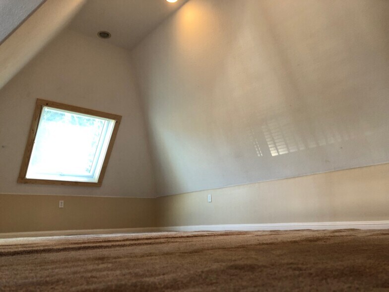 Bedroom - 504 D St