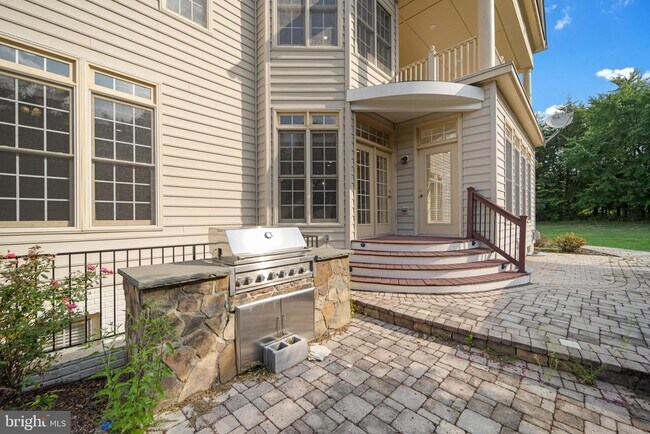 Building Photo - 27556 Paddock Trail Pl