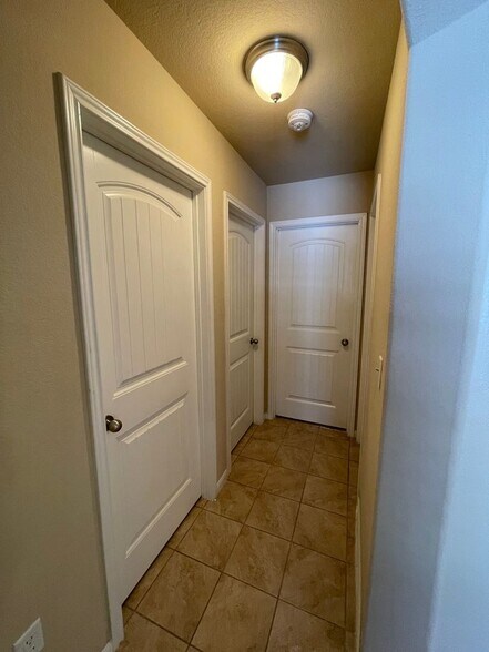 Building Photo - 1413 Blake St