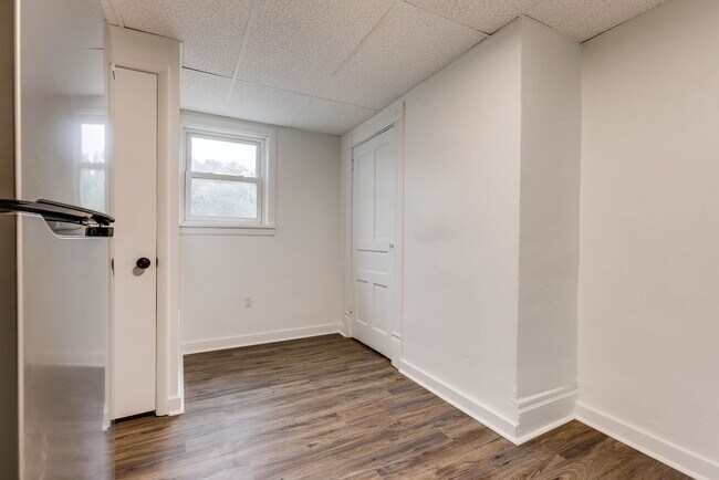 Building Photo - 2641 S 18th St