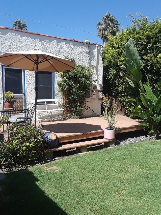 rear deck - 618 N La Jolla Ave