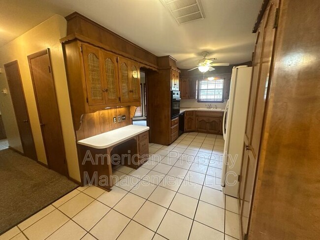 Building Photo - 4651 S Norwood Ave