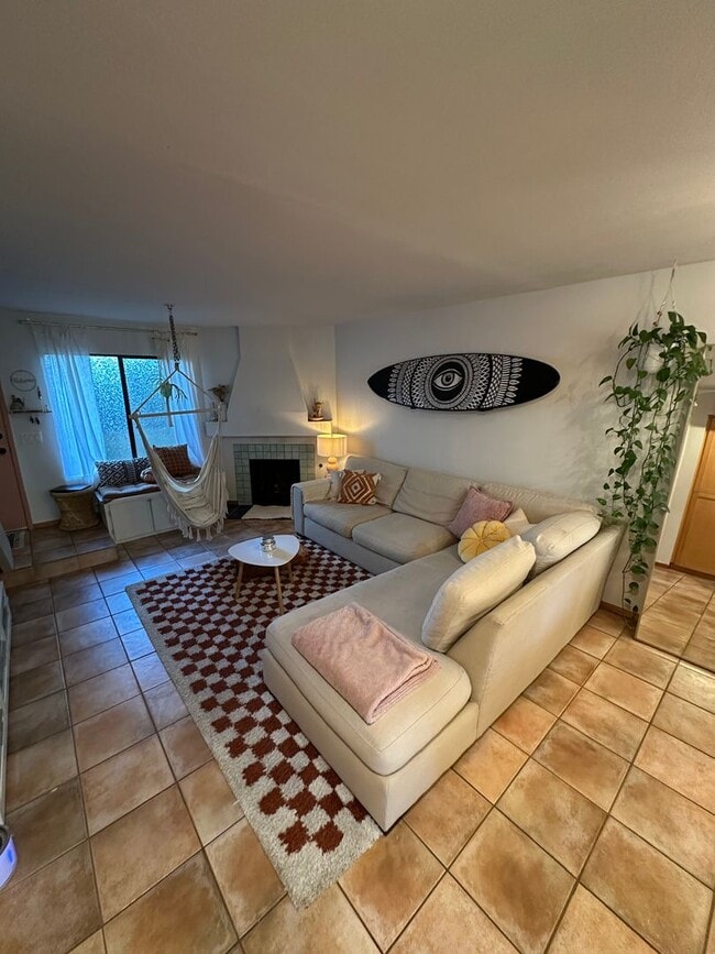 Building Photo - 1221 Essex St