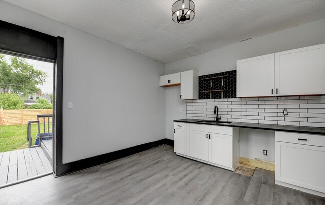 Building Photo - 814-816 S Ohio Avenue