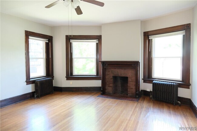 Building Photo - 88 W Utica St
