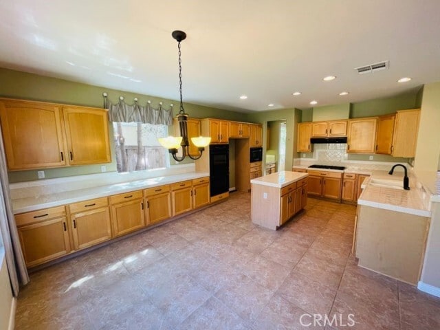 Building Photo - 1574 Glencrest Dr