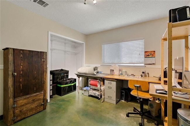 Building Photo - 12718 Covington Trail