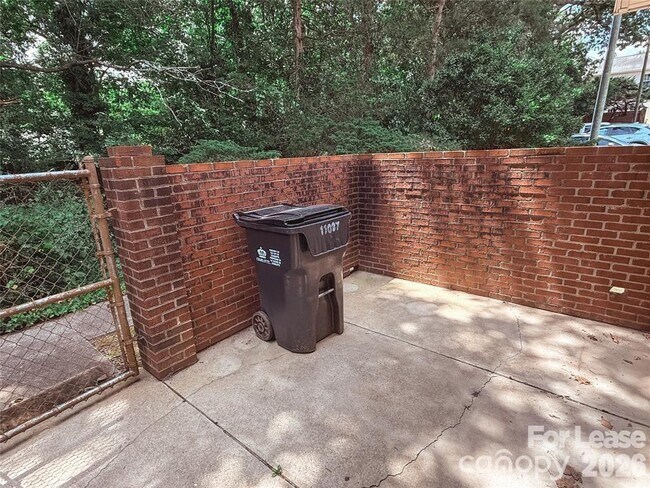 Building Photo - 11037 Hunter Trail Ln