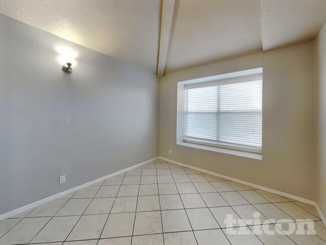 Building Photo - 5442 Gold Rush Dr NW