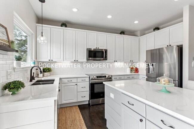 Building Photo - 3435 Castle Peak Ave