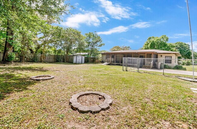 Building Photo - Charming 4 Bedroom Pensacola Rental in a Convenient Location!