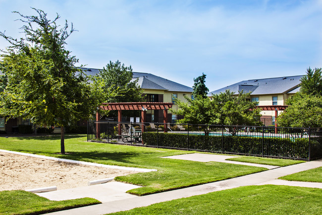 Building Photo - McKinney Park Apartments