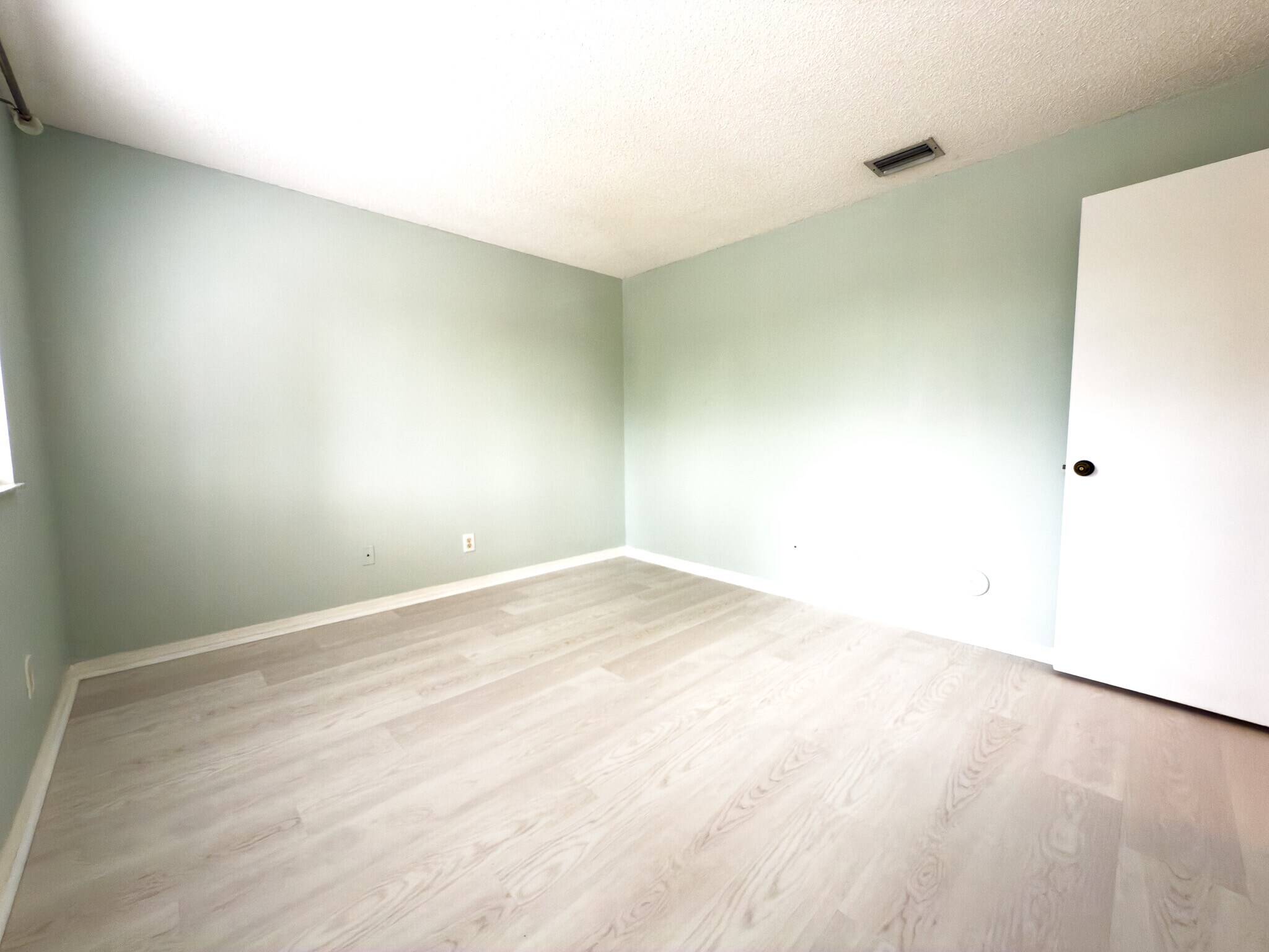 Building Photo - 1705 SW 110th Ter