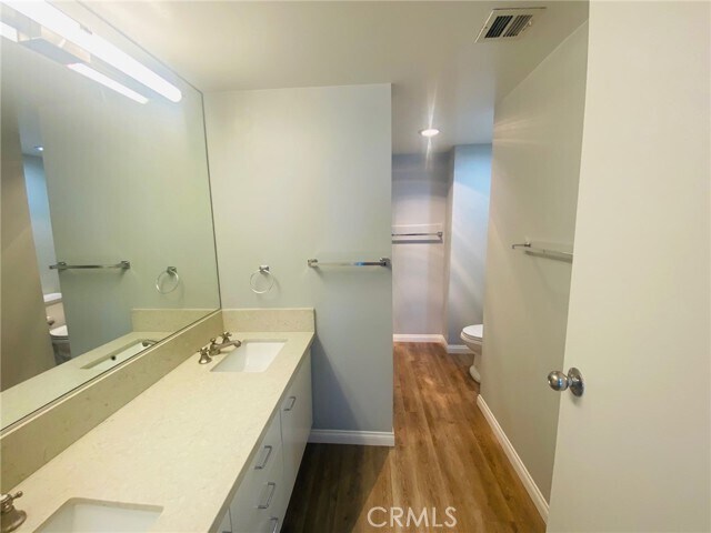 Building Photo - 525 E Seaside Way