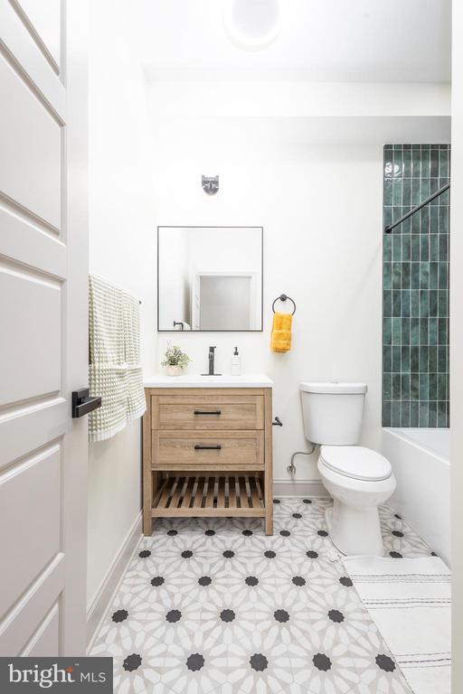 Building Photo - 3116 Clifford St