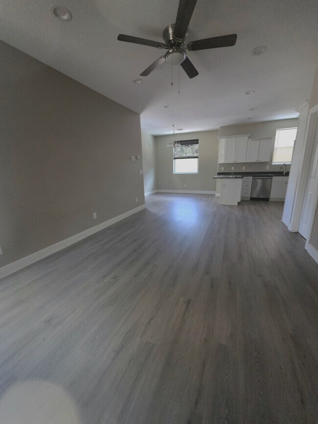 Building Photo - 2522 W Cripple Creek Dr