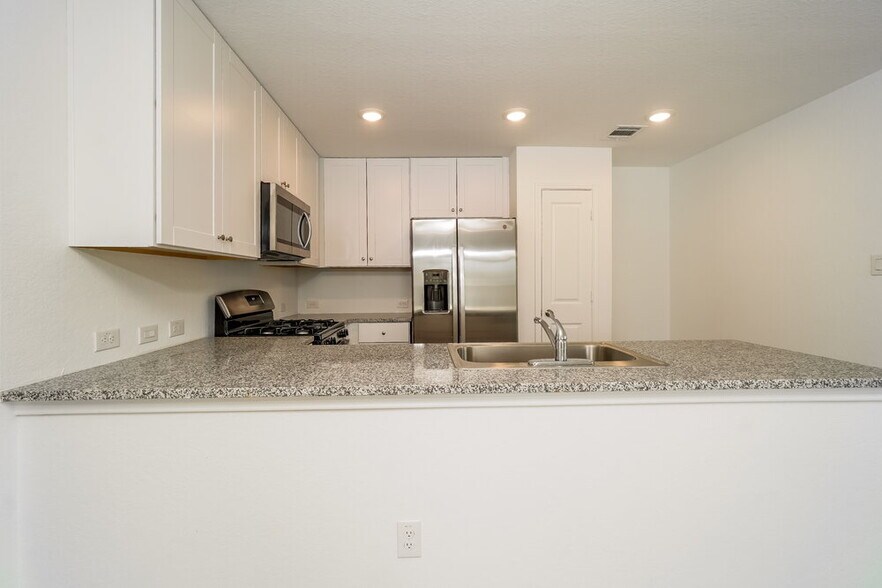 Building Photo - 2461 Vesper Bnd