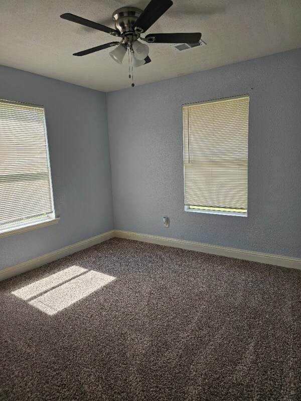 Building Photo - 9814 Thorn St