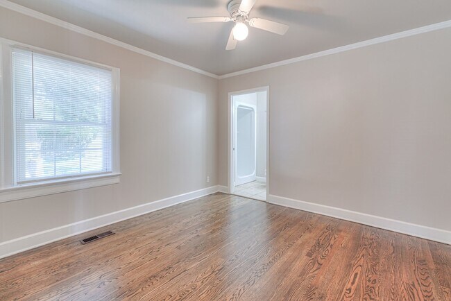 Building Photo - 1402 N Tennessee Blvd