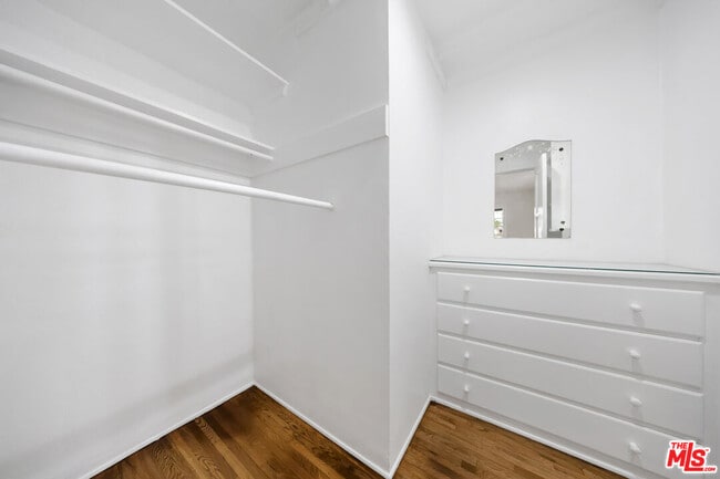 Building Photo - 844 19th St