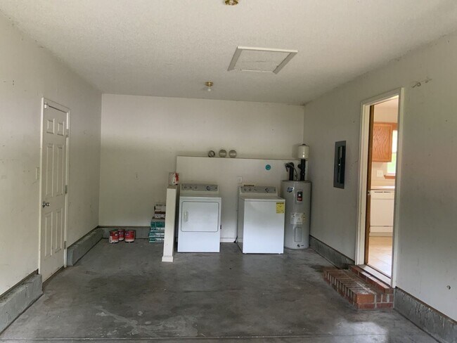 Building Photo - 110 Littleleaf Ct