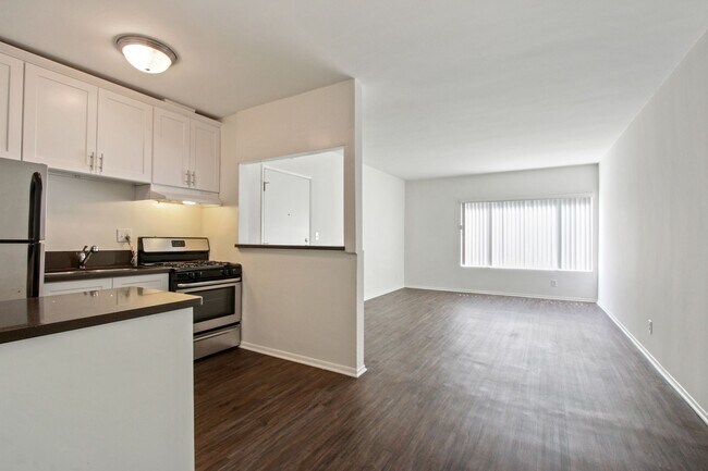 Building Photo - The Voral Apartments