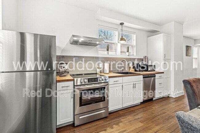 Building Photo - 1619 N Tacoma Ave