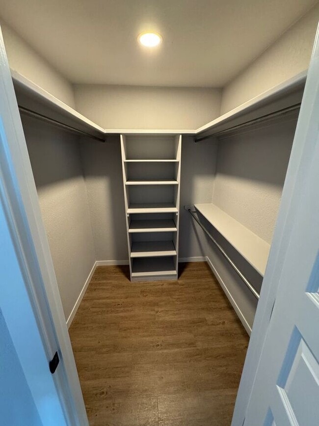 Building Photo - Newly remodeled duplex in Broken Arrow! Great location!